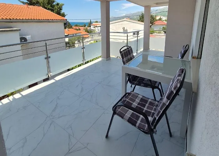 Maja * Рованьска